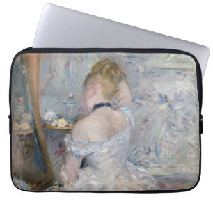 Berthe Morisot - Frau bei der Toilette Laptopschutzhülle