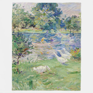 Berthe Morisot - Mädchen in einem Boot mit Gänsen Fleecedecke