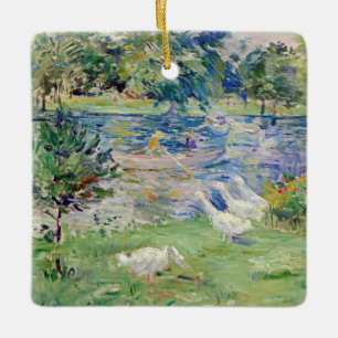 Berthe Morisot - Mädchen in einem Boot mit Gänsen Keramikornament