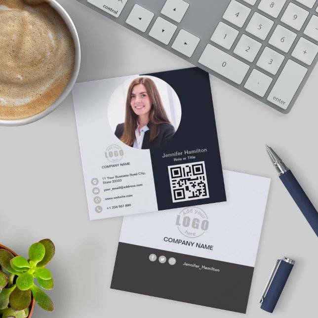 Beruflich-grau den QR-Code Ihres Fotos hinzufügen Quadratische Visitenkarte (Von Creator hochgeladen)