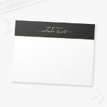 Berufliche moderne Schrift Notizblock<br><div class="desc">Beruflich Modernes Notepad mit Namen im modernen, goldfarbenen Skript-Schriftart-Stil mit individuellem im modernen Sans Serif Schriftart Stil, auf schwarz mit goldenem Streifen Oberrand, auf weißem Hintergrund. Bitte beachten Sie: Die Details der Folie werden im Kunstwerk simuliert. Bei der Herstellung dieses Produktes wird keine Folie verwendet.</div>