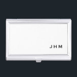 Berufliche Schwarz-Weiß-Minimalistische Monogramm Visitenkarten Dose<br><div class="desc">Der berufliche Visitenkartenhalter weist ein elegantes minimalistisches Design in einer Schwarz-Weiß-Farbpalette auf. Benutzerdefinierte Monogramm-Initialen auf einem einfachen weißen Hintergrund dargestellt; positioniert unten rechts Ecke. Diese Führungskraft Visitenkartenhalter mit personalisierten Monogramm-Initialen in einem einfachen klassischen modernen Schriftart ist als Vorlage mit benutzerdefiniertem Text konzipiert. Sie können den Text anpassen, indem Sie ihn...</div>