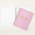 Berufliche Simple Girly Niedlich Light Rose wöchen Planer<br><div class="desc">Bleibe mit unserem Beruflichen Simple Girly Niedlich Light Rose Weekly Planner auf Deinem geschäftigen Terminkalender. Dieser Planer ist für Lehrer, Krankenschwestern und Ärzte konzipiert und verbindet Praktikabilität mit einer weichen, weiblichen Touch. Die helle Farbpalette der Rose verleiht dem Hotel einen angenehmen Charme, der beruflich und elegant zugleich ist. Egal, ob...</div>