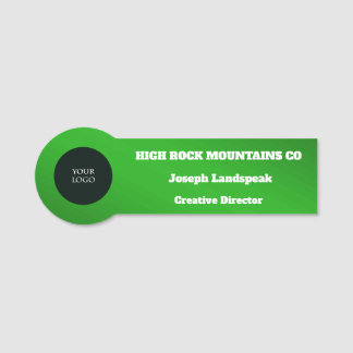 Beruflicher Logomitarbeiter grüne Metallik Namensschild