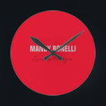 Beruflicher, moderner Minimalname Runde Wanduhr<br><div class="desc">Ein perfektes Design,  das in der Wirtschaft oder im Privatleben funktioniert. Ein einfacher,  minimalistischer,  perfekter Look. Nur für dich.</div>