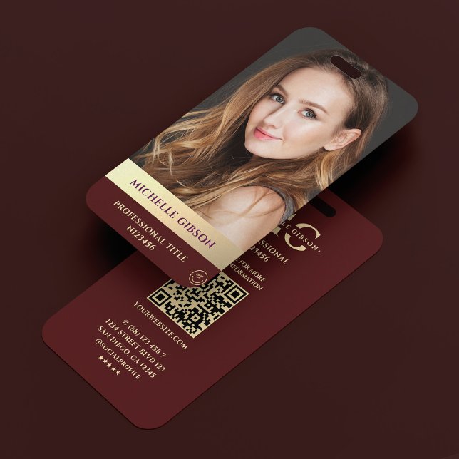 Berufliches Foto Monogram Burgundy Gold Modern Ausweis (Professional Photo Monogram Burgundy Gold Modern Badge
)