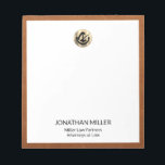 Berufliches Notepad Notizblock<br><div class="desc">Verbessern Sie Ihr berufliches Image mit unserem markenrechtlich geschützten Notizblock. Dieses elegante Notizblock besticht durch ein goldfarbenes Metallemblem in gebürstetem Gold, das Eleganz und Stil ausstrahlt. Die unteren Drittel zeigen Ihren Namen, Firmennamen und Titel in einem sauberen und beruflichen serifenlosen Schriftart. Der weiße Hintergrund kontrastiert wunderbar mit dem einfarbigen Texturrahmen...</div>