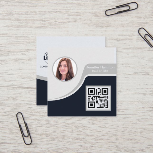 Berufliches Schwarz-Grau-Logo hinzufügen QR-Code Quadratische Visitenkarte (Vorderseite/Rückseite Beispiel)