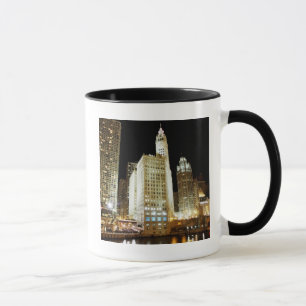 Berühmte Sehenswürdigkeit Chicagos nachts Tasse