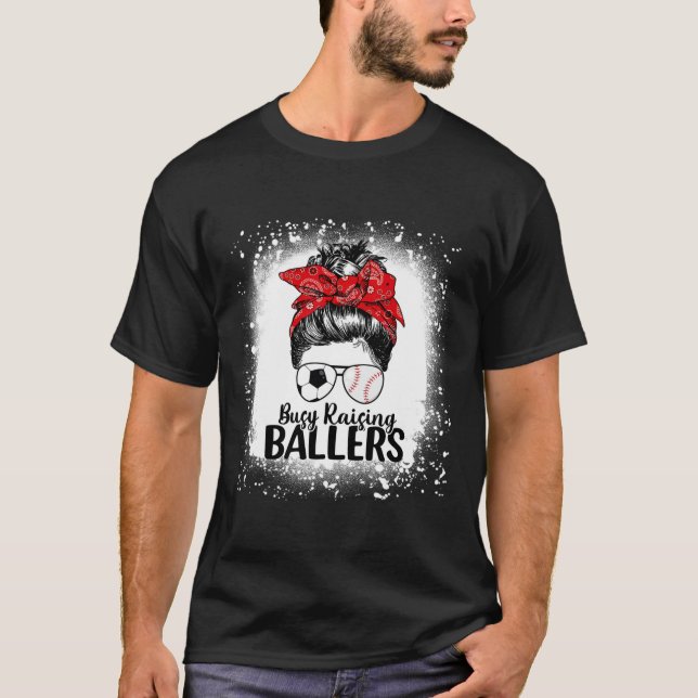 beschäftigt sich damit, Brüder zu erziehen, Messy  T-Shirt (Vorderseite)