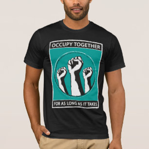 Besetzen Sie zusammen Spende des T - Shirt- zu T-Shirt