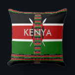 Besondere schöne kenianische Flaggenfarben Kissen<br><div class="desc">Schöne phantastische Kenia Nahtlose Flaggen Rahmen. Jambo Kenyan Flag. Schöne phantastische runde kenianische Fahne mit ovalen Löchern direkt am Rand. Die berühmte rote Farbe auf der Flagge Kenias symbolisiert das Blut, das während des Unabhängigkeitskampfes unter der britischen Ostafrikanherrschaft vergossen wurde, um Freiheit zu erlangen. Auf der anderen Seite symbolisiert die...</div>