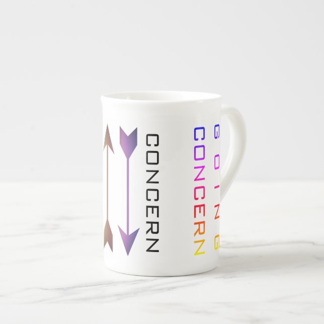 "Besorgnis erregend" Prozellantasse (Vorderseite Rechts)