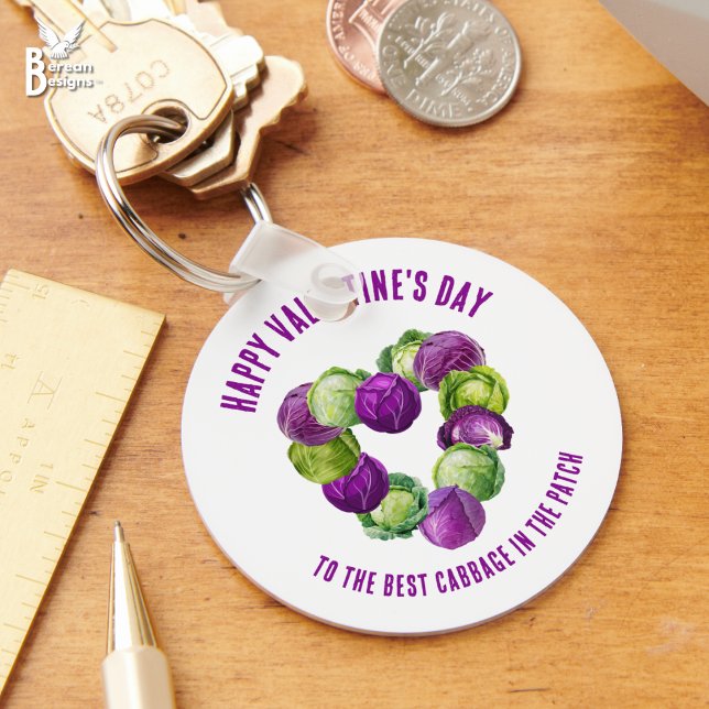 BEST CABBAGE IN THE PATCH Valentine Couples Schlüsselanhänger (CABBAGE VALENTINE Keyring gift for couples. Design shows cabbages forming a heart. Ideal favor gift.)