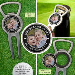 BEST GRANDPA BY PAR Foto Funny Custom Colors Pitchgabel<br><div class="desc">Für den besonderen Golfer Opa mit Spaß, erstellen Sie ein einzigartiges und praktisches Multifunktionsgerät mit Multifunktionsball Marker, Bottle Opener und Divot Tool mit Ihrem Foto und dem lustigen editierbaren Titel BEST GRANDPA BY PAR - NO PUTTS about IT oder Ihren eigenen Text in Ihrer Auswahl von Text- und Hintergrundfarbkombinationen (in...</div>