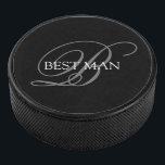 Best Man Monogram Eishockey Puck<br><div class="desc">Machen Sie Ihren eigenen Hockey-Puck. Personalisieren Sie dieses Design mit Ihrem eigenen Text. Sie können dieses Design weiter anpassen, indem Sie den Link "Weitere Anpassung" auswählen, falls gewünscht.</div>