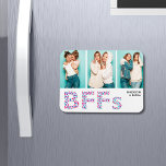 Beste Freundinnen Best Friends Foto Personalisiert Magnet<br><div class="desc">Dieses Design besticht durch eine moderne BESTE FREUNDIN aus Herzmädchen und einem Drei-Foto-Puzzle mit Ihren personalisierten Namen. Feiern Sie Ihre Freundschaft mit Ihren besten Freunden mit diesem wunderschönen Geschenk. Fügen Sie Ihre eigenen Fotos hinzu und bearbeiten Sie die Namen in den Textfeldern #puzzle #jigsaw #jigsawpuzzles #games #fun #gift #gifts</div>
