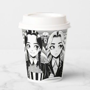 Beste Freundinnen bestellen heiße Kaffeetassen im  Pappbecher
