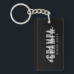 Beste Grampa seit 20XX Moderne, einfache Preppy Schlüsselanhänger<br><div class="desc">Dieses einfache und moderne Design besteht aus san-Serifentypografie.</div>