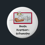 Beste Krankenschwester - Humorer Cartoon Nurse Button<br><div class="desc">Dieses Design zeigt ein Super Nurse, das wie auf einer Rakete auf einer Spritze sitzt. Das Design ist im Stil eines Cartoon erschaffen und ist ein lustiges und humorvolles Geschenk für jede Krankenschwester in jedem Land. Diese Abbildung ist perfekt, wenn Sie sich bei einem Krankenpfleger als Patient oder Verwandter gewollt...</div>