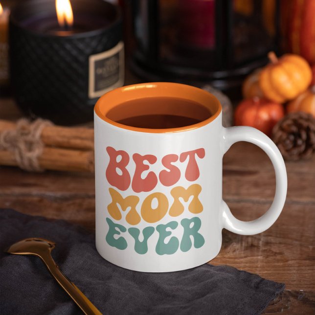 Beste Mama je farbenfrohe Retro Typografie Kaffeetasse (Von Creator hochgeladen)