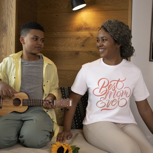 Beste Mama je Pinselkalligraphie T-Shirt (Von Creator hochgeladen)