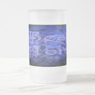 Beste Mama mit Hintergrund der blauen Blume Mattglas Bierglas