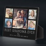 Beste Oma je 5-Foto Collage Achtung kundenspezifis Fotoplatte<br><div class="desc">Einfaches und sauberes Design lasse den Fotos der Familie auf dieser Oma Ever-Plakette. Ein großes Foto in der Mitte mit zwei kleineren Fotos auf beiden Seiten lasse Ihnen, Ihre eigenen Fotos leicht einzufügen. Best Oma Ever ist unten in einem modernen Schriftart geschrieben. Zwei Zeilen unten lasse Ihnen, Ihre Anpassung abzuschließen....</div>