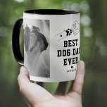 Bester Hund-Vater je Faustpumpe Tasse<br><div class="desc">Moderne Tasse für Hundeliebhaber mit einem schlanken, minimalistischen Design, die Tasse ist mit einer Linie geschmückt, die zeichne, dass eine Hundekuh die Hand ihres Besitzers pumpt, und die Worte "bester Hundepapa je" in einem modernen, mutigen Schriftart. Eine 2-Fotovorlage, die Sie durch Ihre eigenen Bilder ersetzen können, ein niedliches Herz für...</div>