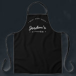Bester Koch je Ihre Küche Maßgeschneidert schwarz Schürze<br><div class="desc">Machen Sie sich bereit, einen Sturm mit unserem Best Koch White-Art je Custom Your Kitchen Black Schürze aufzubacken. Diese personalisierte Schürze ist das perfekte Zubehör für den Süßbäcker in Ihrem Leben. Passen Sie es mit Ihrem eigenen Namen an, um es wirklich einzigartig zu machen. Die Schürze ist in einem stilvollen...</div>