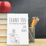 Bester Lehrer je Doodle Art Pflanze und rosa Herz Dankeskarte<br><div class="desc">Vielen Dank für Ihre Karte für den Besten Lehrer, der sagt: "Danke, dass du mir beim Wachsen geholfen hast". Das Design zeichnet sich durch trendige Schriftart-Typografie aus, mit einem niedlichen Doodle, der von einer getöpften Pflanze mit Gießkanne und rosa Liebe zeichne. Die Vorlage ist für Sie bereit, mit Ihrem Namen...</div>