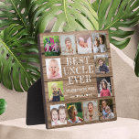 Bester Onkel je 12 Foto Collage Personalisiertes H Fotoplatte<br><div class="desc">Erstellen Sie Ihre eigene Collage-Plakette mit 12 Ihrer Lieblingsfotos auf einem holztexturierten Hintergrund.Personalisieren Sie Ihre Fotos mit familiären Fotos . Schenkt dem Lieblingsköpf zum Geburtstag,  Feiertage und zum Vater ein wertvolles Sake-Geschenk.</div>