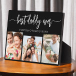 Bester Papa je - Fotomaterial zum Vater Fotoplatte<br><div class="desc">Feiern Sie Ihren Vater mit dem "Best Daddy Ever" Foto Collage Plaque, eine herzliche Hommage an den Mann, der die Welt für Sie bedeutet. Diese wunderschön gestaltete Plakette besticht durch eine hochwertige, individuell gestaltbare Collage aus Foto, in der Sie wertvolle Erinnerungen und besondere Momente vorstellen können. Die Collage ist elegant...</div>