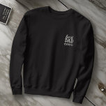 Bester Vater je Moderne einfache Monogrammtypograf Besticktes Sweatshirt<br><div class="desc">Moderne,  einfache Buchstabenmonogramme auf dem Nacken.</div>