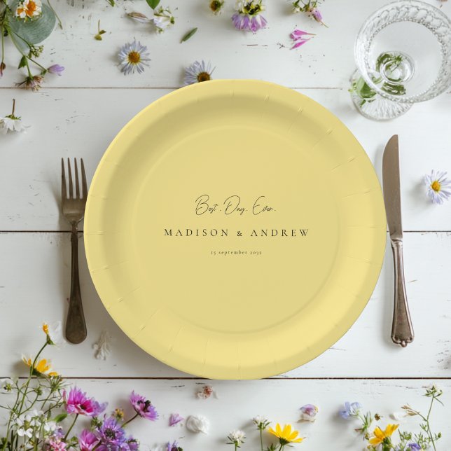 BESTES FEST JEVER! Moderne Minimal Gelbe Hochzeit Pappteller (BEST DAY EVER! Modern Minimal Yellow Wedding Paper Plates with your Name and date.)