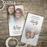 Besties for Life Chic Best Friends Foto Keepake Schlüsselanhänger<br><div class="desc">Feiern Sie Ihre Freundschaft mit unserem schicken Keepsake Schlüsselanhänger "Besties For Life"! Mit dem Zitat "Besties for life" in eleganter schwarzer Schriftzeichen-Typografie mit einer niedlichen, heißen rosa Herzenskamera ist dieser Schlüsselanhänger ideal, um Ihrem besten Freund zu zeigen, wie viel sie Ihnen gemein haben. Personalisieren Sie es mit Ihren Namen unter...</div>