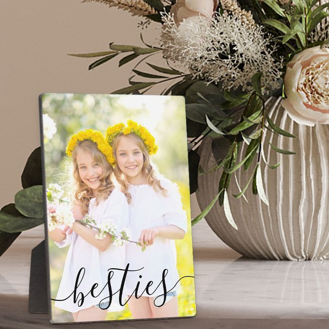 Besties-Foto mit schwarzer Schrift-Typografie-Über Fotoplatte (Von Creator hochgeladen)