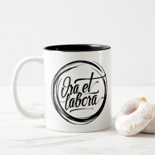 Bete und arbeite zweifarbige tasse