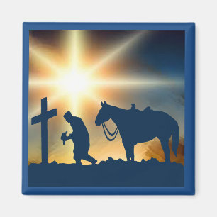 Betender Cowboy mit Pferd am Kreuz Magnet