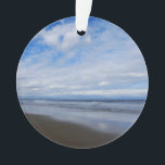 Bethany Beach I Ornament<br><div class="desc">Einige Strände an der Ostküste sind voll von Menschen und Gebäude,  andere sind voller Natur. Das Foto ist von einem ruhigen Strand in Delaware,  Bethany Beach,  während der Nebensaison im April entfernt. Dieses Foto ist auch als Widescreen-Tapete "Bethany Beach I" von MLeWallpapers.com zu sehen.</div>