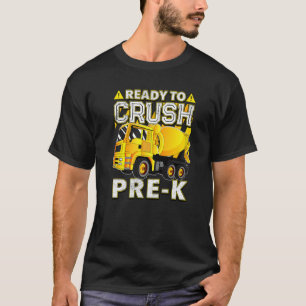 Betonmischwagen, fertig zum Zerkleinern der Vorstu T-Shirt