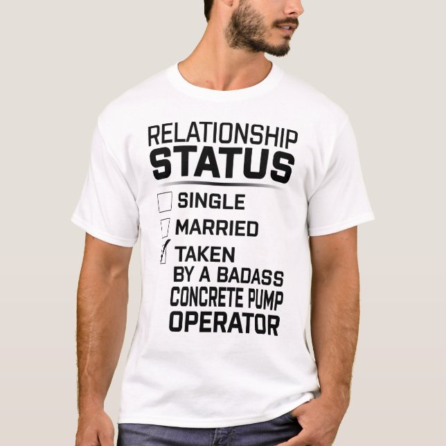 Betreiber mit Badass-Betonpumpe T-Shirt (Vorderseite)