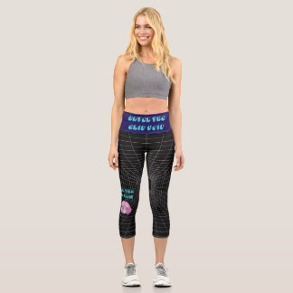 BETRETE DEN GRID-LEERRAUM CAPRI LEGGINGS