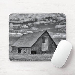 Betriebe   BW American Flag Stall Scene Mousepad