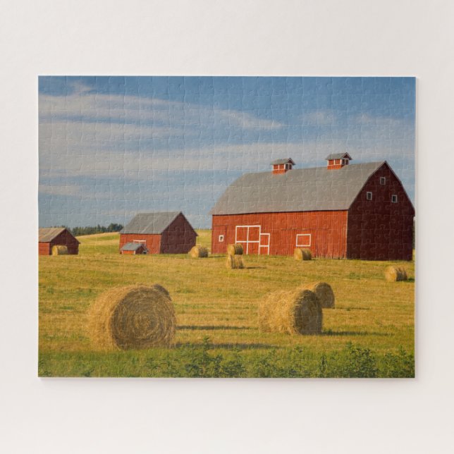 Betriebe | Red Barns Near Hay Bales (Horizontal)