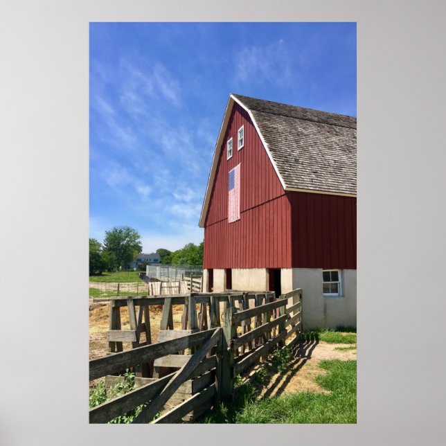 Betriebe | Roter Stall mit amerikanischer Flagge Poster (Vorne)