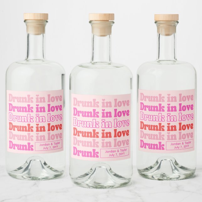Betrunken in der Liebe Retro-Rosa Hochzeitsempfang Alkoholflaschenetikett (Flaschen)