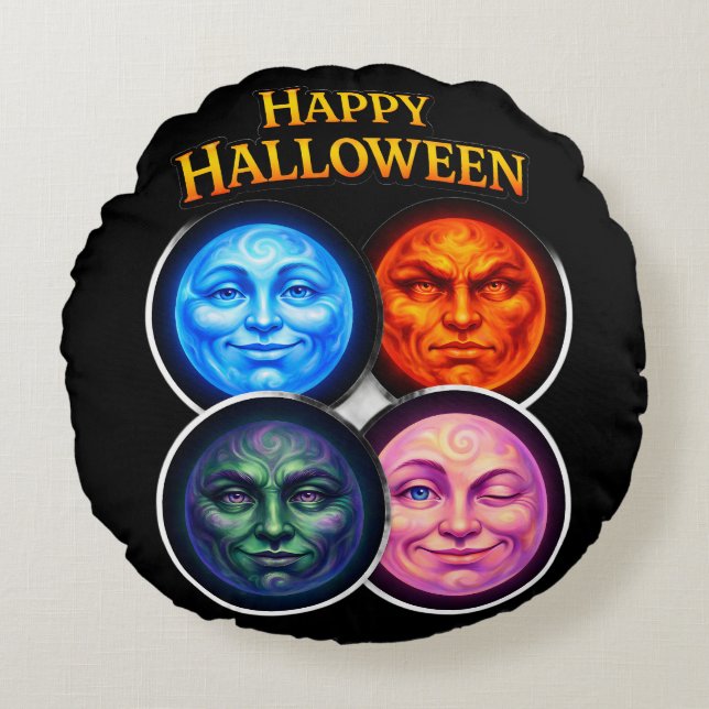 Between four elements, moon faces festive Gothic g Rundes Kissen (Vorderseite)