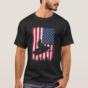 Beunruhigte amerikanische Flagge Snowmobiling Snow T-Shirt