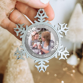 Beunruhigte Schneeflocken Silver Foto Monogram Zinn-Ornament